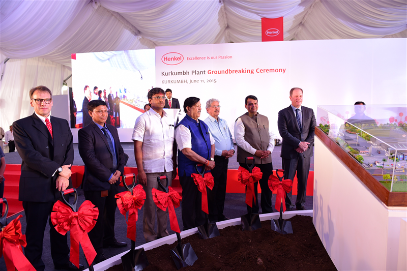  (Extreme Left) Jeremy  Hunter, President, Henkel Group India, (extreme right) Paul Kirsch, Corporate Senior Vice President, Operations & Supply Chain, Henkel Adhesive Technologies with Devendra Fadnavis, Chief Minister of Maharashtra with other dignitaries at ground breaking ceremony of Henkel's Kurkumbh plant